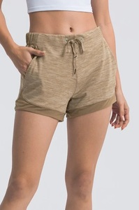 Shorts tricotés taille mi-haute pour femme, vert uni, écologiques, imperméables, en mélange de polyester et coton respirant, avec cordon de serrage, formels - Product Image 4