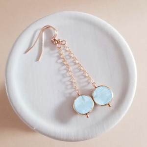 Boucles d'oreilles pendantes en opale bleue en forme de pièce de monnaie, pierre précieuse naturelle bleu clair, plaqué or rose, bijoux faits à la main pour femmes - Product Image 1