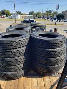 Neumático Comercial de Súper Tracción para Camiones 315/80R22.5 295/75R22.5 12R22.5 315/80R22.5, Radial para Transporte de Carga y Logística - Product Image 3