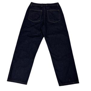 ผู้ผลิตกางเกงยีนส์สั่งทำตามเทรนด์ใหม่ ขายส่ง กางเกงยีนส์ทรงหลวมสไตล์ลำลอง หลายกระเป๋า ล้างสีแบบ Stonewashed แต่งดีเทลขาดๆ สำหรับผู้ชาย - Product Image 2