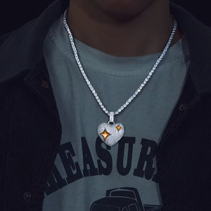 Colgante de Corazón de Plata S925 con Moissanita, Collar con Estrella Brillante y Diamantes para Hombre y Mujer - Product Image 3