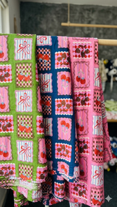 Magnifique tissu en coton biologique absorbant l'humidité, respirant, léger, peigné, tissé, popeline pour chemises de femmes - Product Image 3