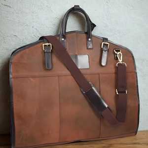 Porte-costume en cuir véritable artisanal avec logo personnalisé, sac de transport robuste de luxe pour costumes, protection de voyage LSC-0048 avec boucle - Product Image 4