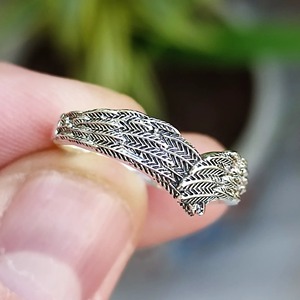 Anillo Delicado Hecho a Mano con Alas de Ángel y Plumas en Plata de Ley para Hombre y Mujer, Uso Diario - Product Image 3