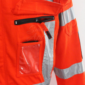 Combinaison de sécurité légère et imperméable en polyester, design personnalisable pour un confort et une mobilité optimales, performance fiable au quotidien - Product Image 5