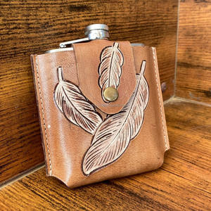 Porte-flacon en cuir usiné à la main personnalisé flacon de hanche en cuir véritable peint à la main occidental avec porte-boucle de ceinture couvercle de flacon en cuir de vachette - Product Image 3