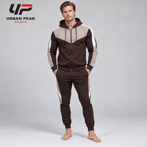 Elegante Chándal para Hombre Hecho con Tela Ligera que Ofrece un Ajuste Cómodo y una Sensación Ligera para Actividades Diarias - Product Image 1