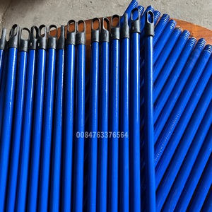 Vente en gros Bâton de balai à filetage italien avec revêtement en PVC Bâtons de balai en bois de couleur bleue Manche de balai rond bon marché - Product Image 4