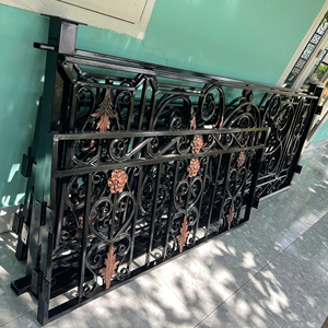 Rampe de balcon sur mesure pour terrasses extérieures, appartements et villas avec une construction métallique robuste - Product Image 3