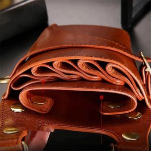 Étui de Barbier en Cuir Cognac Professionnel pour Ciseaux, Pochette à Outils de Coiffeur à Fond Arrondi avec Bandoulière OEM ODM - Product Image 6