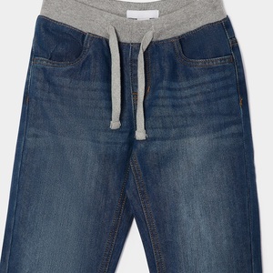 Jeans de mezclilla ajustados y modernos para niño, con cintura con cordón, lavado a la piedra medio, estilo casual de largo completo, venta al por mayor, suministro OEM de Bangladesh - Product Image 4