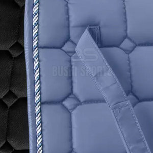 Tapis de selle haute performance pour chevaux, doté d'une construction matelassée durable et d'un tapis de selle de qualité supérieure pour une excellence équestre - Product Image 6