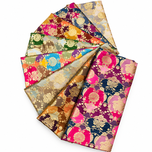 Tela Brocada Premium con Diseño Floral Jacquard Intrincado, Brillo Intenso, Múltiples Colores para Prendas, Bolsos y Decoración del Hogar - Product Image 1