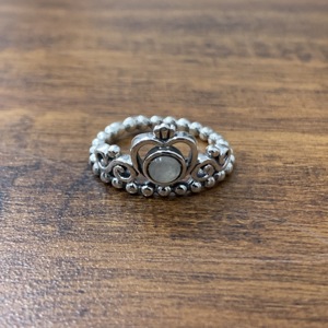 Bague en pierre de lune 2,8 grammes, montres élégantes et stylées - Product Image 1