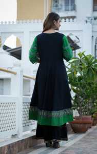 ชุดอานาร์กาลีคุร์ตาผ้าฝ้ายสีเขียวพิมพ์ลายดอกไม้สำหรับผู้หญิง แขนสามส่วน คอเสื้อแบบพิเศษ สวมใส่สบายๆ ในฤดูร้อน สไตล์ชาติพันธุ์ ผลิตจากวัสดุรีไซเคิล - Product Image 5