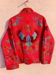 Manteau TNT brodé Suzani aux motifs inspirés du patrimoine, touche d'art vibrante, veste d'hiver, cadeaux pour les fêtes, robe kimono - Product Image 2