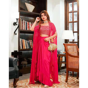 Hermoso Traje de Fiesta Indo-Occidental para Mujer con Lentejuelas, Bordado Zari y Trabajo en Papel - Product Image 3