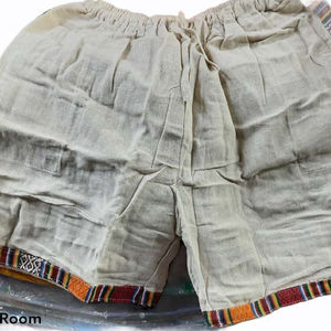 Pantalones cortos de cáñamo de invierno de estilo Hippie bohemio nepalí, pantalones cortos de cáñamo de algodón con decoración de patrón sólido - Product Image 1