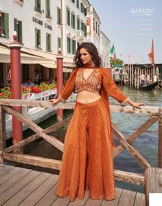 Traje de shrug corto de georgette de talla única con bordado moderno y detalles de lentejuelas para fiestas, Diwali y bodas - Product Image 3