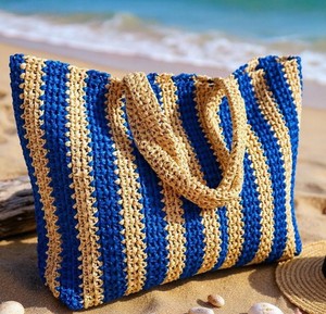 Sac fourre-tout en raphia fait main : Sac à bandoulière d'été rayé au crochet pour la plage - Product Image 2
