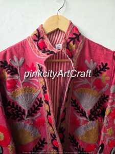 Chaqueta Acolchada de Algodón con Bordado Suzani Rosa, Tejida a Mano, Transpirable y Ecológica, de Longitud Regular, Estilo Mandarín, para Invierno - Product Image 5