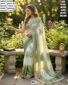 Sari traditionnel pour femmes Noor Elegance, idéal pour les fêtes, avec des propriétés anti-humidité et anti-plis - Product Image 1