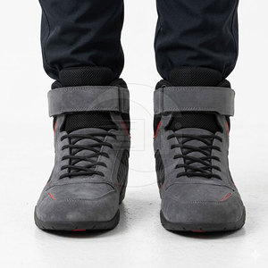 Chaussures de course automobile fabriquées au Pakistan, chaussures de course automobile professionnelles, construction durable pour une performance quotidienne - Product Image 2