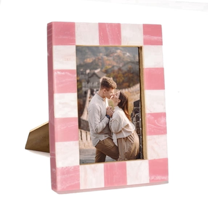 Cadre photo personnalisé FAIZA CRAFT fait main en résine grise et blanche avec support mural pour les boutiques de cadeaux et la décoration intérieure - Product Image 1