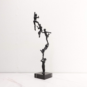 Statue Métallique Abstraite Humain-Animal, Sculpture d'Art Nordique, avec Échelle et Coupe, Cadeau - Product Image 4