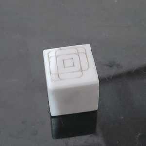 Dados de resina para juegos hechos a mano, diseños personalizados, dados para juegos de niños. - Product Image 4