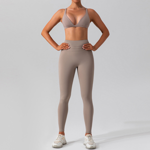 Ensemble de yoga 2 pièces pour femme CL082 : Leggings taille haute sans couture et soutien-gorge élastique - Product Image 2