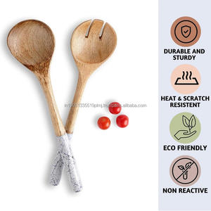 Ensemble de 2 cuillères à salade en bois d'acacia et de manguier écologiques, design minimaliste de 12 pouces avec logo personnalisé pour la maison et la restauration - Product Image 4