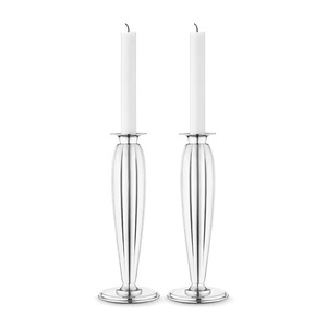 Portavelas de hierro premium con diseño de lazo, diseñado para brindar durabilidad y un atractivo atemporal. - Product Image 2