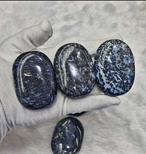 Pierre de palmier en gabbro indigo de qualité thérapeutique très demandée pour le travail énergétique, la méditation et la thérapie des chakras, disponible à prix de gros - Product Image 3