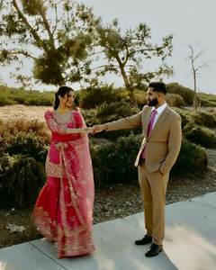 Améliorez votre beauté intérieure avec notre magnifique nouveau motif de broderie lourde en soie semi-brillante, séquence traditionnelle, lehenga semi-nuptial pour fête - Product Image 6