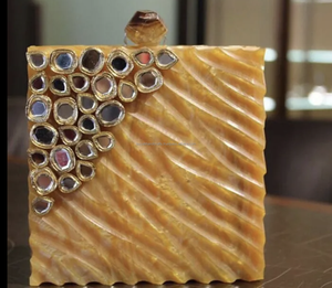 Bolso de Mano de Resina de Diseño de Lujo para Mujer, para Bodas, Producto Hecho a Mano en India - Product Image 5