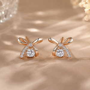 Boucles d'oreilles créoles en laiton or rose avec nœud papillon et diamants pour femme, bijoux de luxe classiques, cadeau, style quotidien et de soirée - Product Image 1