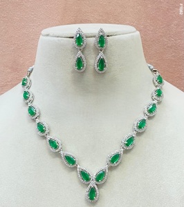 Ensemble collier et boucles d'oreilles élégants de qualité supérieure en argent plaqué CZ Zircon pour femmes, bijoux pour fiançailles, mariage, fête - Product Image 2