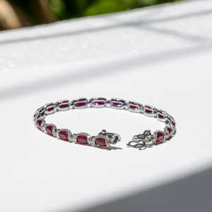 Bracelet en or blanc glamour avec pierres précieuses ovales rouge rubis et accents de diamants halo, ensemble de bijoux de mariage de luxe pour femme, coffret cadeau - Product Image 2