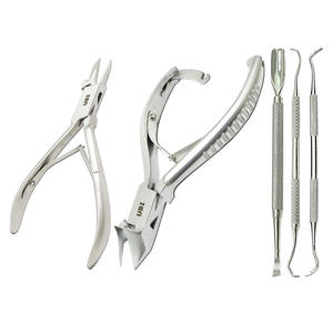 Pousse-cuticules et grattoir à ongles double extrémité en acier inoxydable, outil de manucure professionnel pour adultes, style classique - Product Image 1