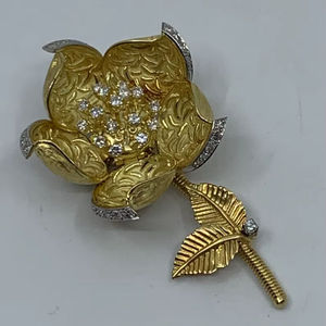 เข็มกลัดดอกไม้ชุบทอง เงินแท้ 925 ประดับเพชรโมอิสซาไนต์ ดีไซน์กลไกโรแมนติก ของขวัญสำหรับแฟนสาว - Product Image 1