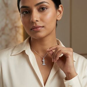 Colgante Diamtrendz Número 1 de la Suerte Sin Cadena, Plata 925 con Circonita Cúbica, Opción Disponible en Oro Sólido de 10K, 14K y 18K - Product Image 4