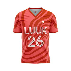 Camiseta de Fútbol Personalizada para Hombre con Logotipo Frontal, Estampado Geométrico Verde y Amarillo, Absorbente de Humedad, Manga Corta, Cuello en V, Corte Regular - Product Image 4