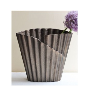 Elegant Brass/Iron <b>Tabletop</b> Flower Vase Urns Modern Finished Handmade Eco-Friendly for Home Wedding and Hotels Decor - Product Image 5