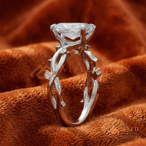 แหวน Radiant Cut Enchanted Forest Thorn – แหวนเงินสเตอร์ลิงลายกิ่งไม้สำหรับหมั้น - Product Image 2