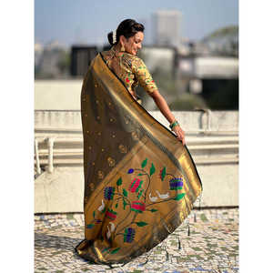 Sari tissé Elite Weaves en tissu vert bouteille Paithan Zari 650g, vêtements indiens et pakistanais - Product Image 4