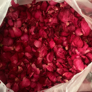 Pétales de rose biologiques séchés comestibles en vrac de qualité supérieure – Fleurs séchées naturelles respirantes en gros pour cadeaux et exportation - Product Image 4