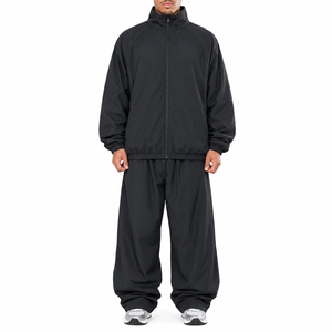 Ensemble de survêtement coupe-vent léger pour homme avec veste à col montant zippée et pantalon large décontracté – Vêtements de sport en gros - Product Image 1