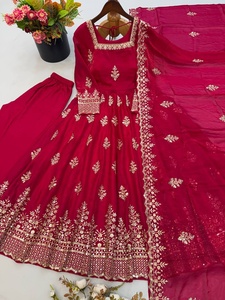 Robe Anarkali rouge brodée longue avec dupatta, tenue traditionnelle indienne et pakistanaise pour mariage, coupe ample pour femme - Product Image 5