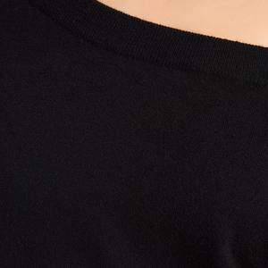 Haut d'hiver noir pour femmes, style décontracté, coupe ajustée, respirant, à manches longues, avec broderie frontale et épaules dénudées, pour la mode streetwear élégante - Product Image 3
